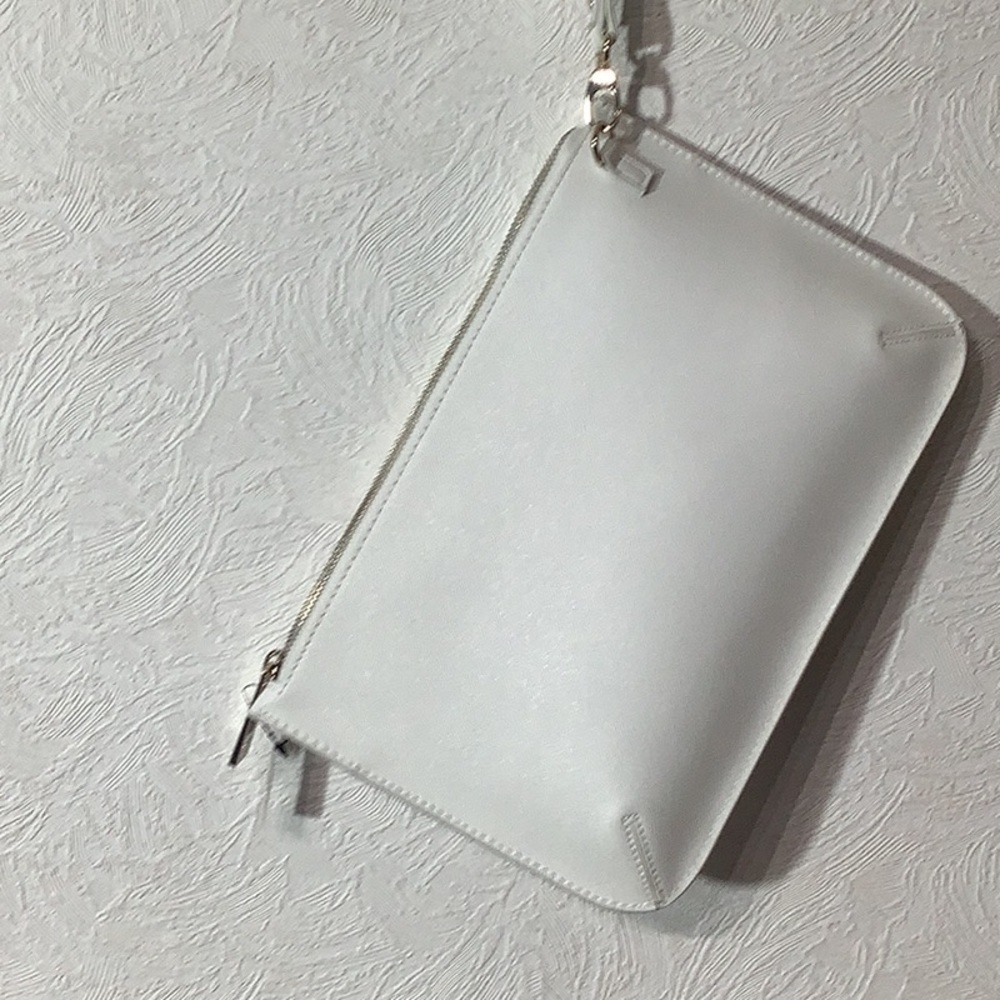 White House Black Market NWT - floral white silver studded medium sized wristlet - Picture 9 of 11